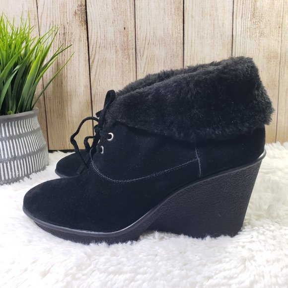 B. MAKOWSKY Women's Size 9m Black Solid Suede Wedges - Picture 4 of 11